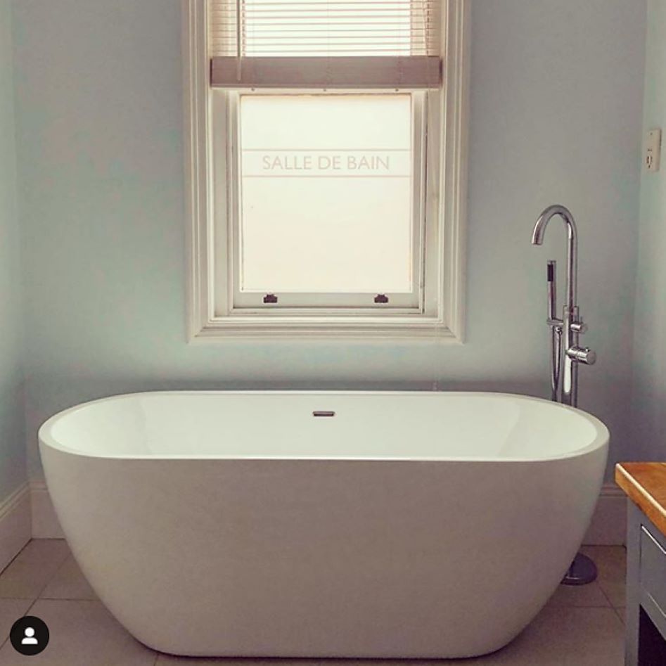 Charlotte Edwards Belgravia Gloss White Freestanding Bath 1200x700x580mm